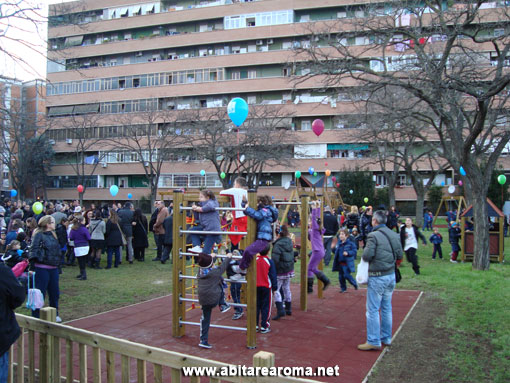 Inaugurati i nuovi giochi nel parco di piazza Sacco a Pietralata