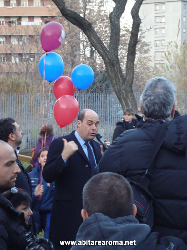 Inaugurati i nuovi giochi nel parco di piazza Sacco a Pietralata