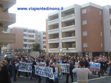 Primo corteo di protesta a Ponte di Nona