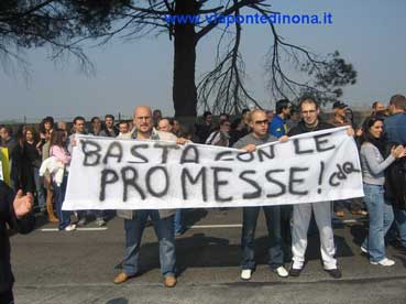 Primo corteo di protesta a Ponte di Nona