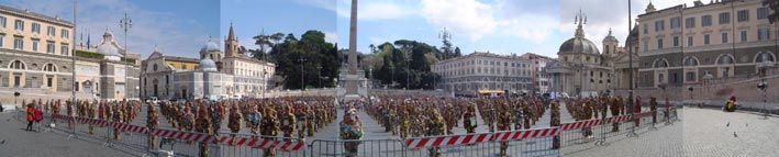 Trash people a piazza del Popolo