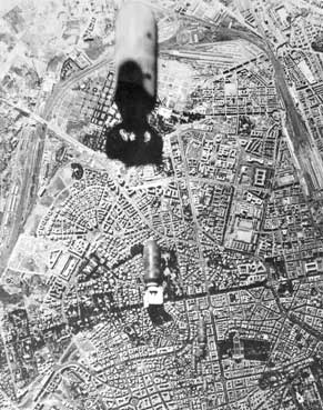 “Roma violata” dagli archivi segreti angloamericani, i bombardamenti dell’ultima guerra