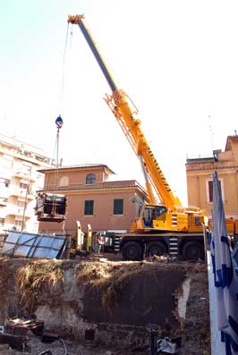Smantellamento delle macchine tipografiche in via di vigna jacobini