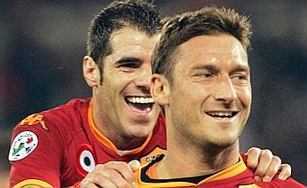 Entra in campo Totti e trascina la Roma ai quarti di coppa Italia