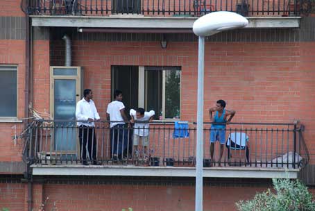 A Borghesiana 100 immigrati da Lampedusa. Proteste dei residenti