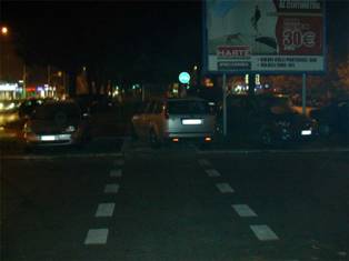Travolge ciclista e scappa