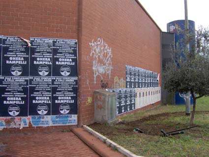 Municipio V: quei manifesti sul muro appena ripulito