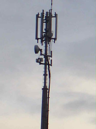 Nuova Tor Vergata: la protesta contro l’antenna di telefonia