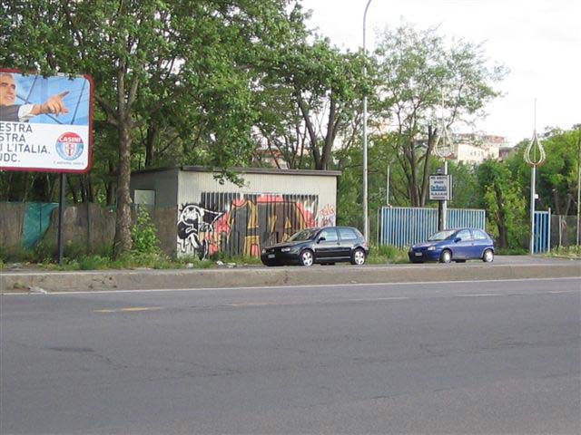 Baracca abusiva al viadotto delle Valli