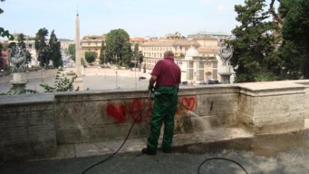 Interventi della Squadra Decoro Ama nel Centro Storico