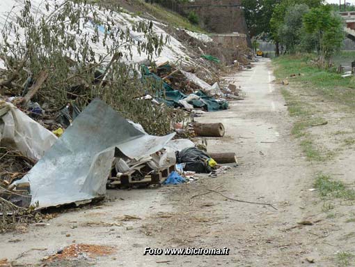 Ciclabilità romana… un optional!