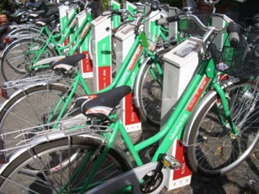 Inaugura il Bike Sharing del Municipio Roma III
