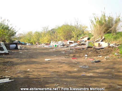 Il bluff della bonifica ambientale a Casilino 700