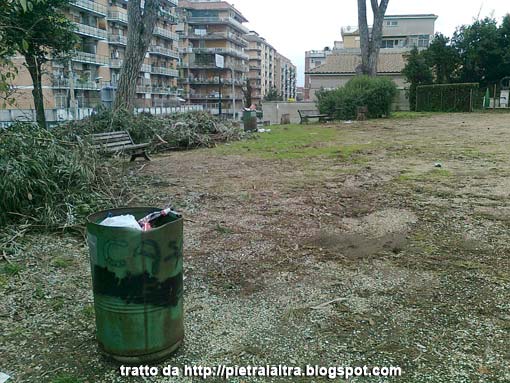 Già nel degrado il parchetto di Pietralata
