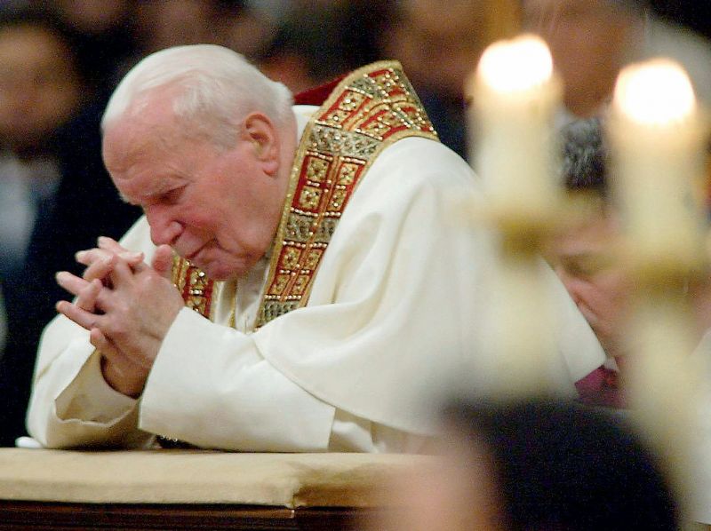 Wojtyla, in 300mila a Roma