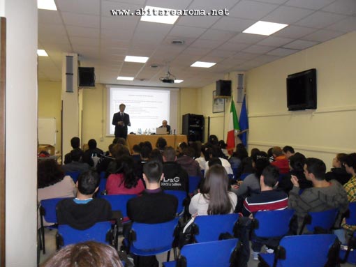 ‘La banca fuori la scuola’