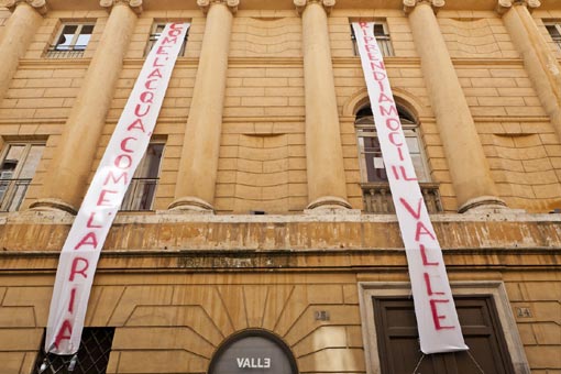 V per Valle: l’occupazione continua