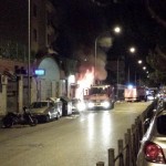 negozio in fiamme esplosione arco di travertino