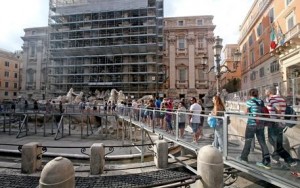 Fontana Trevi: 'delusi da impalcature',scrive gruppo turisti