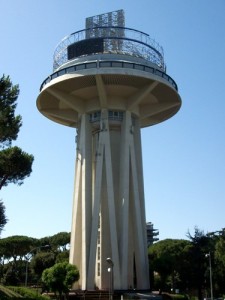 2012-07-19_Roma_EUR_Fungo_(torre_serbatoio)