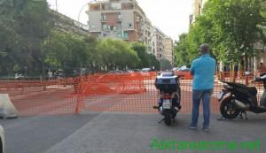 Voragine avvallamento via Renzo da Ceri transennata1