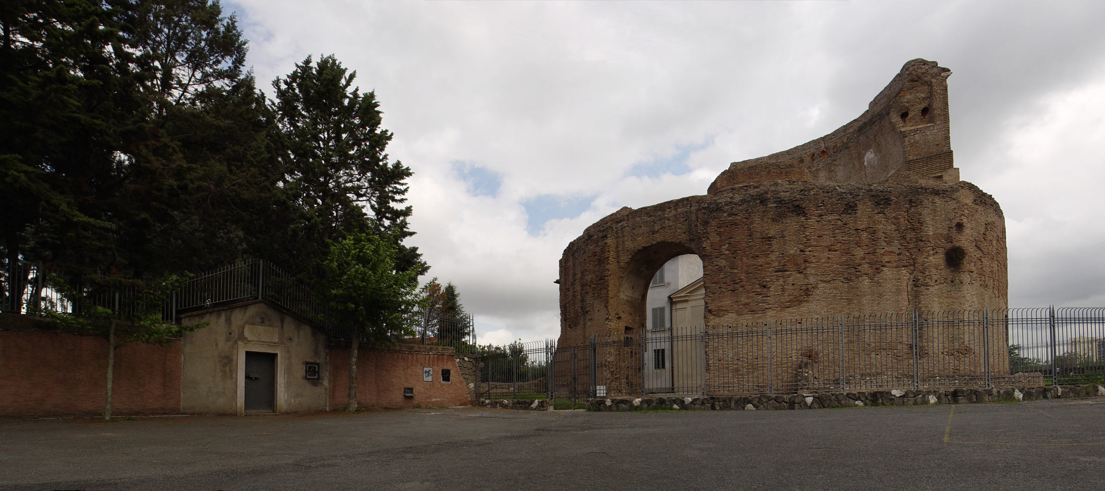 Il Mausoleo di Santâ€™Elena e le Catacombe dei SS Marcellino e Pietro a Via Casilina 
